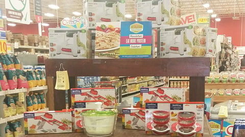 H-E-B 'Resolution Solutions' Table Display