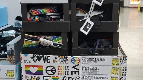 Steve Madden 'Love Is Love' BJ'S Pallet Display