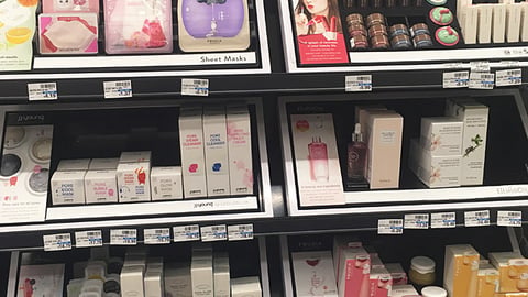 CVS 'K-Beauty' In-Line Display