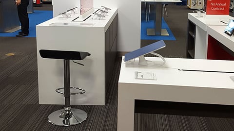 Verizon Best Buy Experience Store Screen