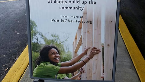 Publix Habitat for Humanity Stanchion Sign