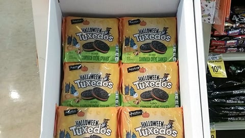 Signature Select 'Halloween Tuxedos' Floorstand