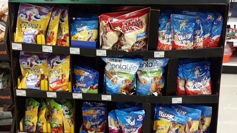 Purina 'Bow-Meow' Pallet Display