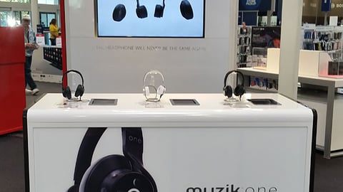 Best Buy Ignite Muzik One Display