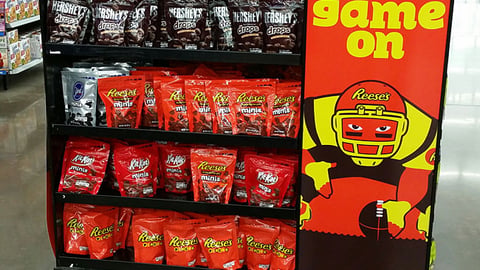 Reese's 'Game On' Walmart Side Panel