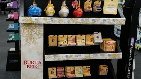 Burt's Bee's 'Give The Gift' Endcap