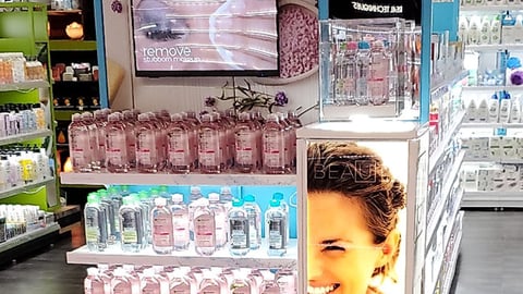 Beauty by H-E-B Garnier SkinActive TV Endcap
