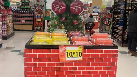 Sparkling Ice 'Festively Fizzy' Aisle Display