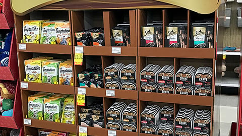 Mars 'Santa's Pet Workshop' Pallet Display