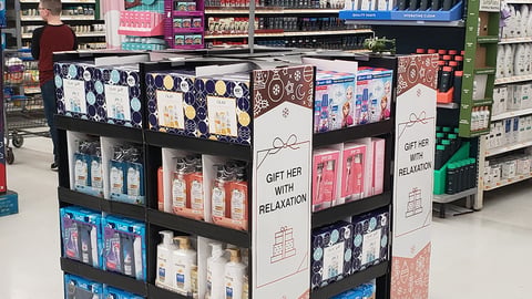 P&G Walmart 'Gift Her with Relaxation' Pallet Display