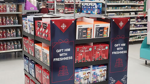 P&G Walmart 'Gift Him with Freshness' Pallet Display