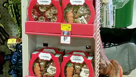 PetSmart 'Santa Snacks' Power Wing