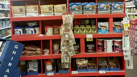 Ralphs 'Holiday Favorites' Endcap