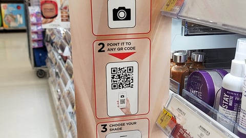 L'Oreal 'Try Your Shade Live' Aisle Violator