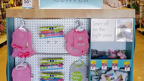 PetSmart 'Start Off On the Right Paw' Pallet Display