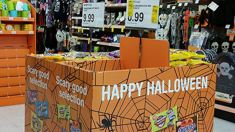 Mars Walgreens 'Happy Halloween' Dump Table