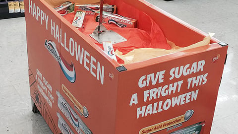 Aquafresh Walgreens 'Happy Halloween' Dump Table