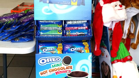 Oreo 7-Eleven 'Mint to Be' Floorstand