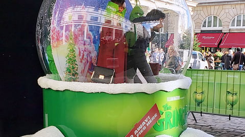 Amazon Treasure Truck 'The Grinch' Selfie Station