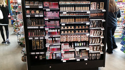 Maybelline Simply Me Beauty Gondola