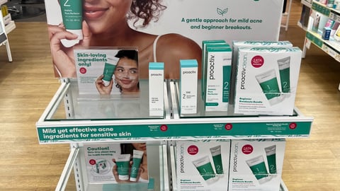 Proactiv 'Get That Clean Skin Feeling' Endcap Display