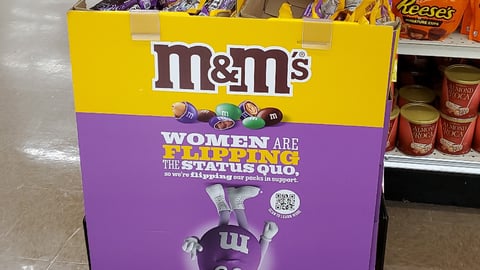 M&Ms 'Flipping The Status Quo' Quarter-Pallet Display
