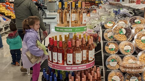 Barefoot Moscato Floorstand