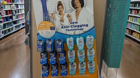 Walmart Bic EasyRinse 'New Anti-Clogging Technology' Endcap