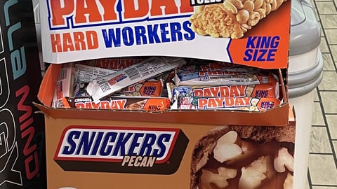 Mars 7-Eleven 'Be a VIP' Floorstand