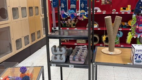 Petco Build-A-Teaser Display Fixture