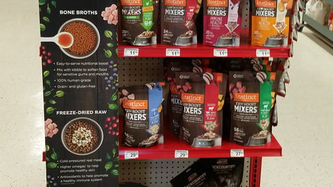 Petco 'Fresh New Options' Endcap