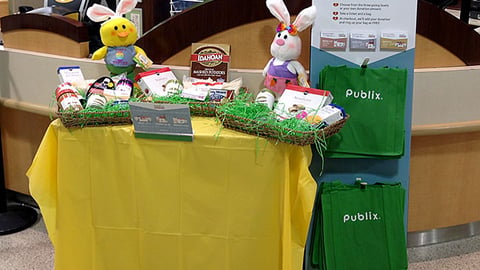 Publix 'Food For Sharing' Table Display