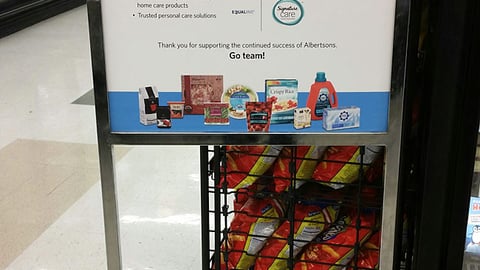 Albertsons 'New Signature Brands' Stanchion Sign