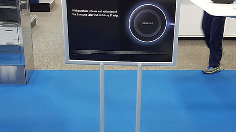 Best Buy Samsung GS7 'Wireless Charger' Stanchion