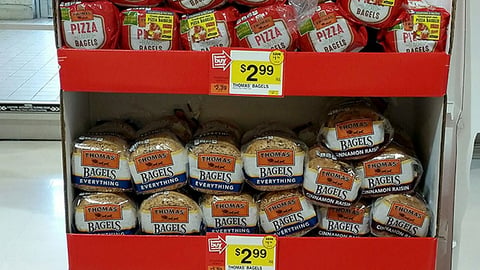 Giant-Landover Thomas' 'Bonus Buy Savings' Floorstand