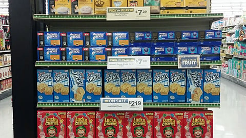 Food Lion 'Pick Your Play' Endcap