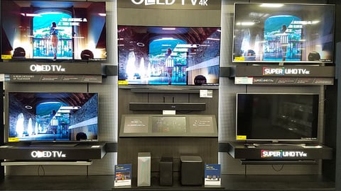 Best Buy LG 'Experience Wall' Display