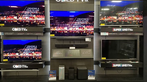 Best Buy LG 'Experience Wall' Display