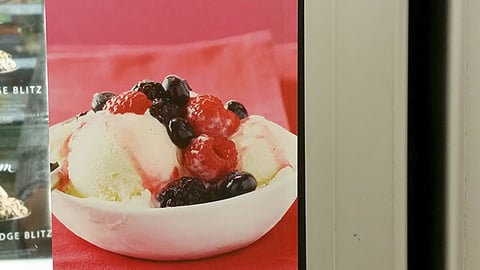 Publix 'Indulge with Berries' Cooler Clings