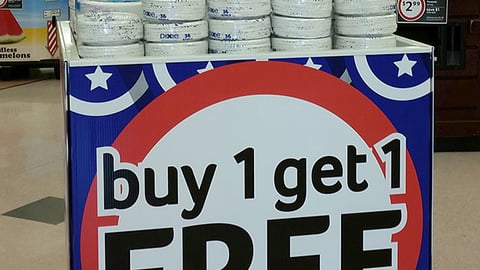 Winn-Dixie Dixie 'Stars, Stripes, Savings' Rolling Cart