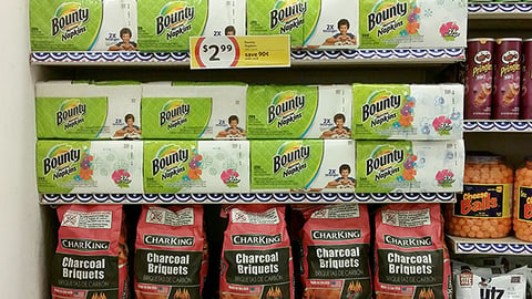 Winn-Dixie 'Stars, Stripes, Savings' In-Line Display