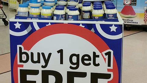 Winn-Dixie Kraft 'Stars, Stripes, Savings' Rolling Cart