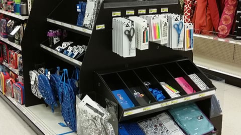 Target Yoobi Endcap