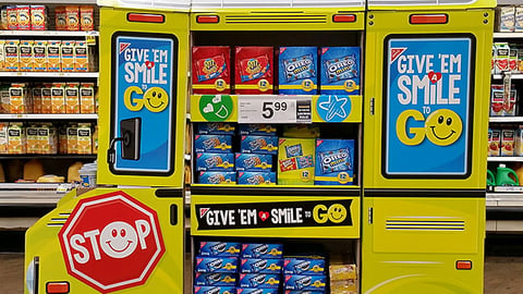 Nabisco 'Give 'Em a Smile to Go' Pallet Display