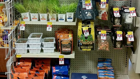 Blue Buffalo PetSmart 'Enter to Win' Shelf Blocker
