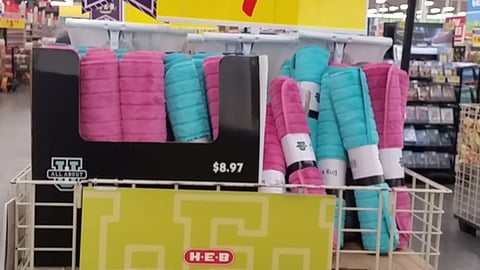 H-E-B 'Back 2 Campus' Pallet