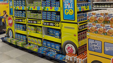 Nabisco 'Give 'Em a Smile to Go' Pallet Display