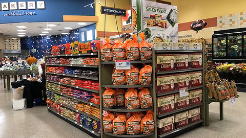 Publix 'Ultimate Tailgate Party' Gondola Display