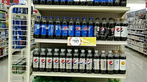 Winn-Dixie Soda '3 for 10' Endcap