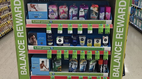 Walgreens Multibrand Grooming Solutions Endcap